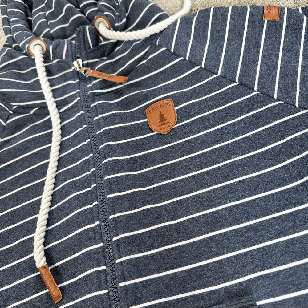 SOLD | Wanakome Women’s Hera Zip Up Sweatshirt Hooded Longsleeve in Navy Stripe - Picture 14 of 16